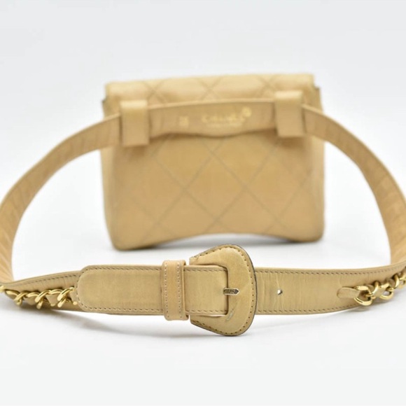 VINTAGE CHANEL CC Turn-Lock
Double Stitch Lamb Leather Waist Bag - Picture 8 of 12
